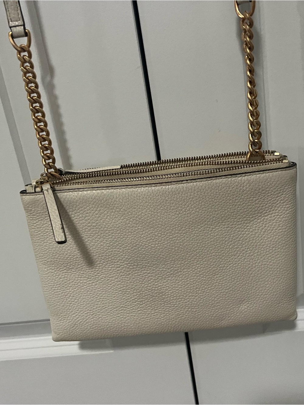Tory Burch Cream Pebbled Leather Crossbody with Gold Hardware - Picture 8 of 15